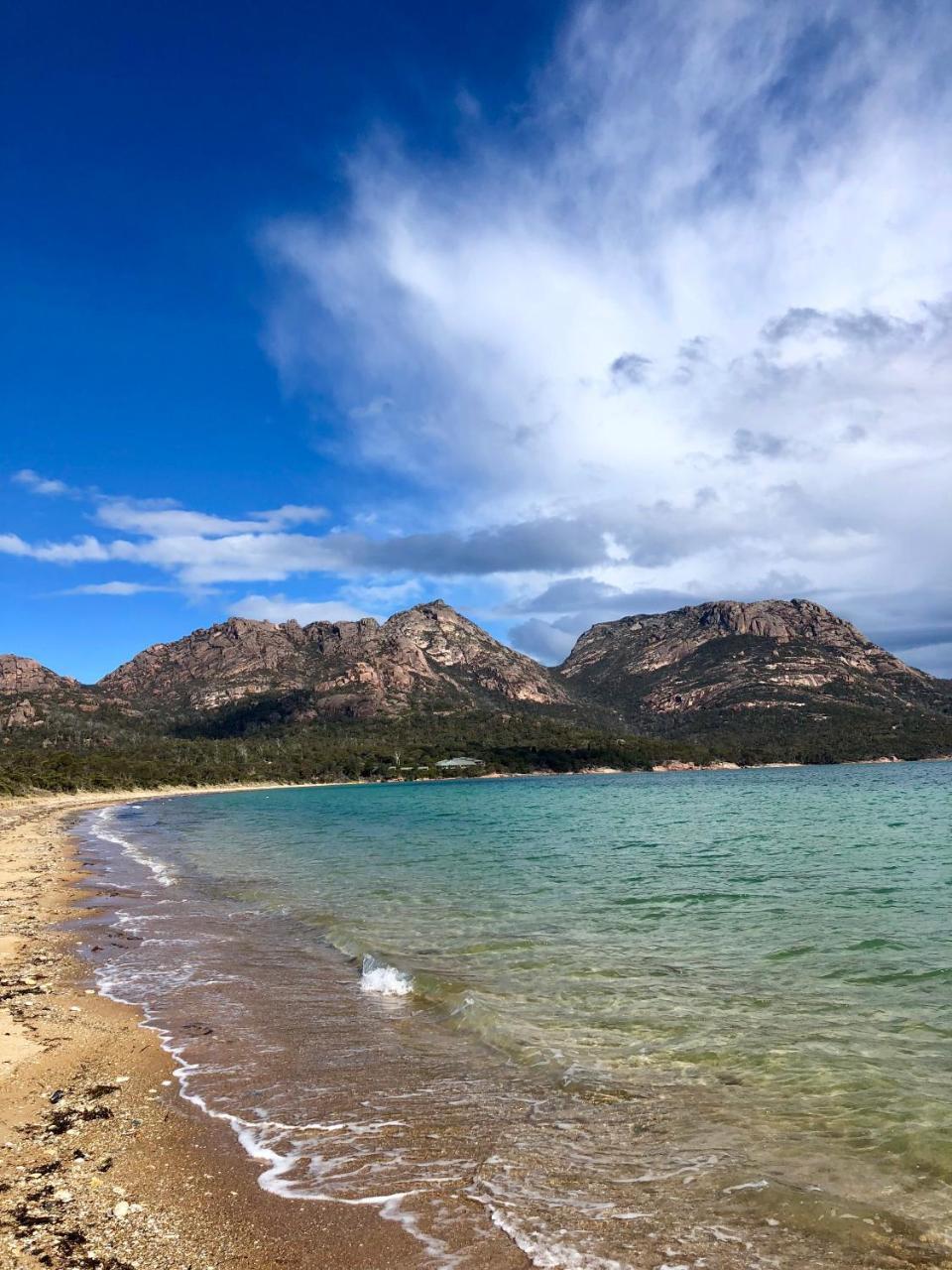 Freycinet Beach House โคลส์เบย์ ภายนอก รูปภาพ