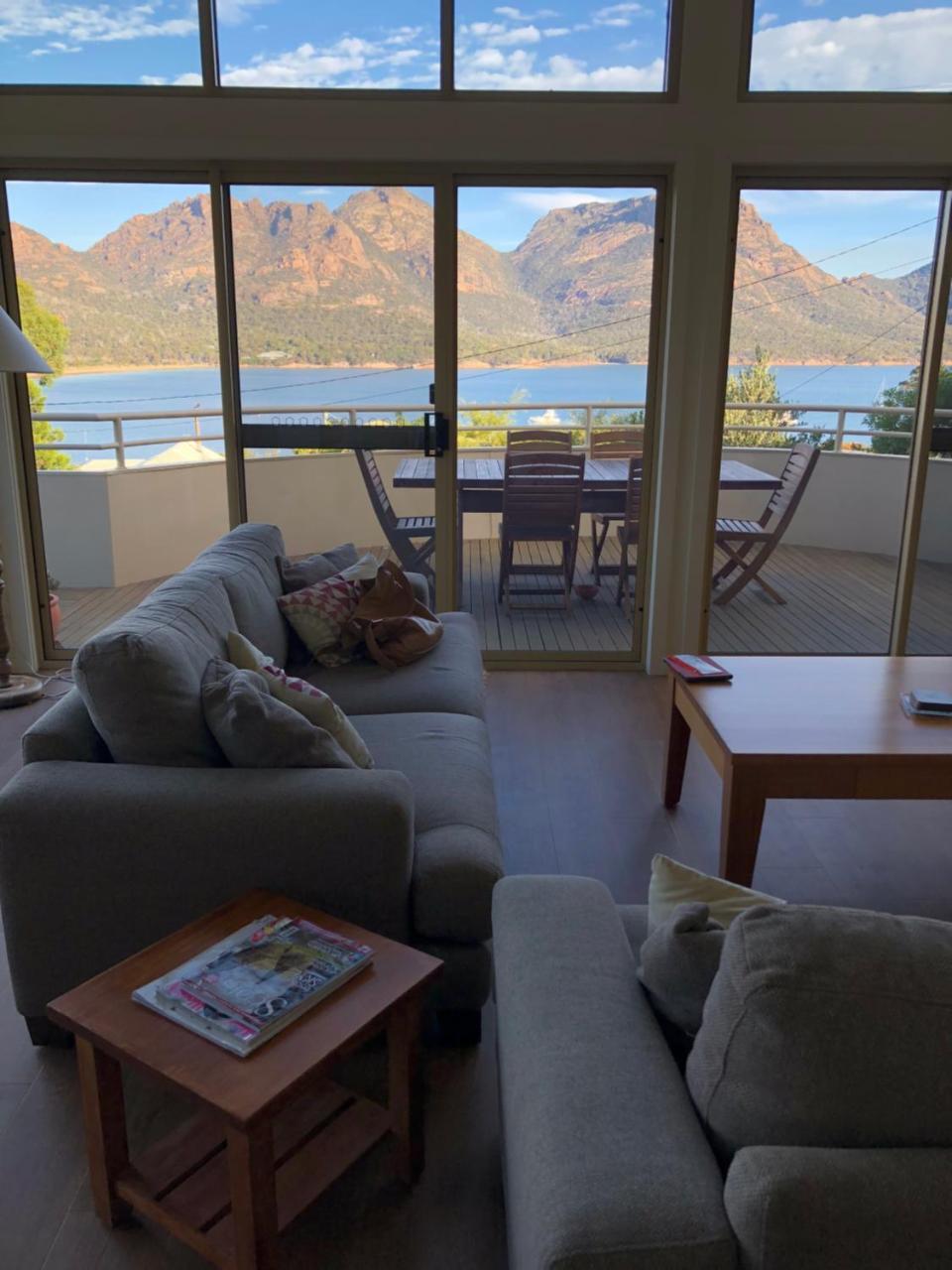 Freycinet Beach House โคลส์เบย์ ภายนอก รูปภาพ