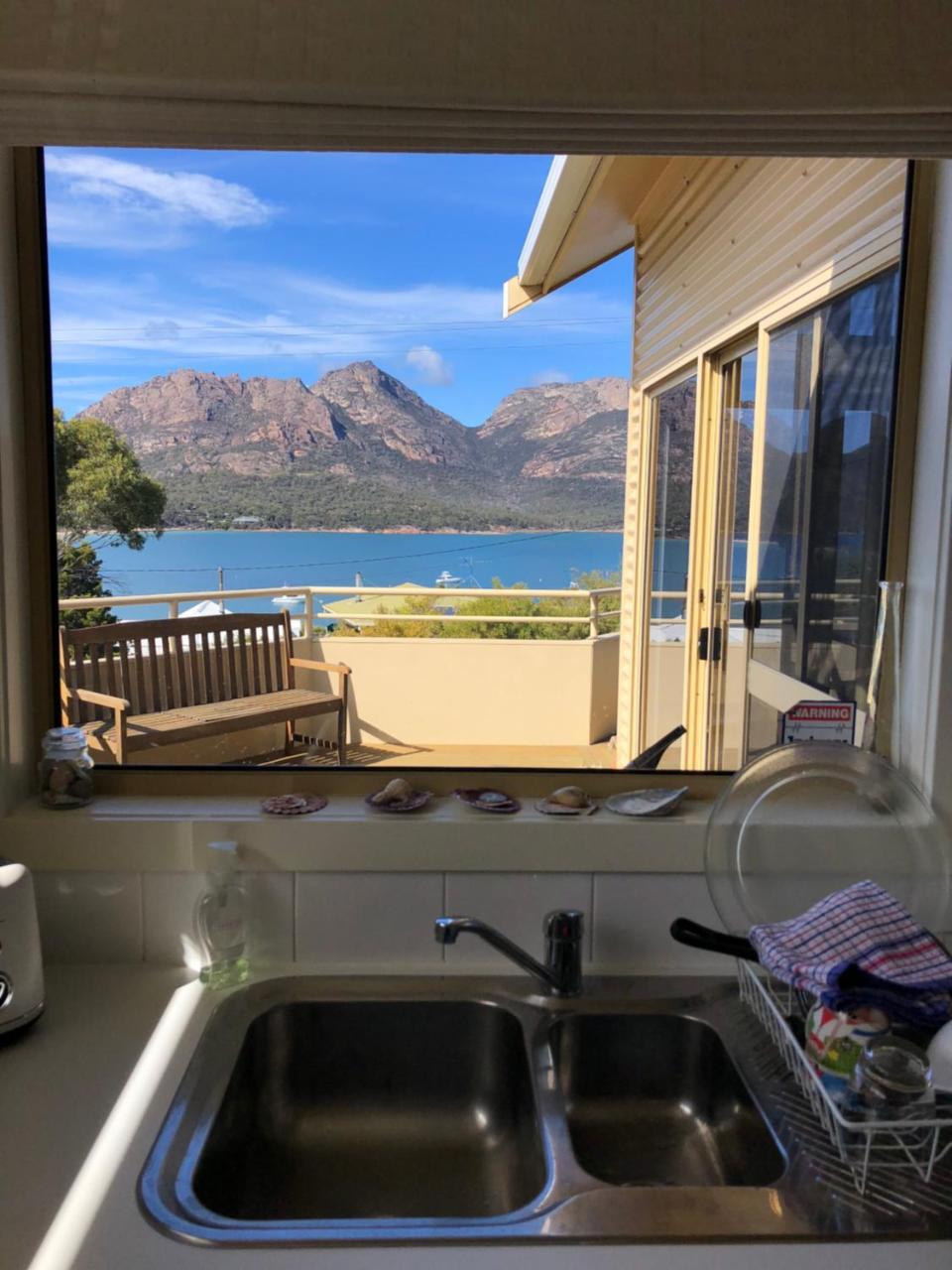 Freycinet Beach House โคลส์เบย์ ภายนอก รูปภาพ